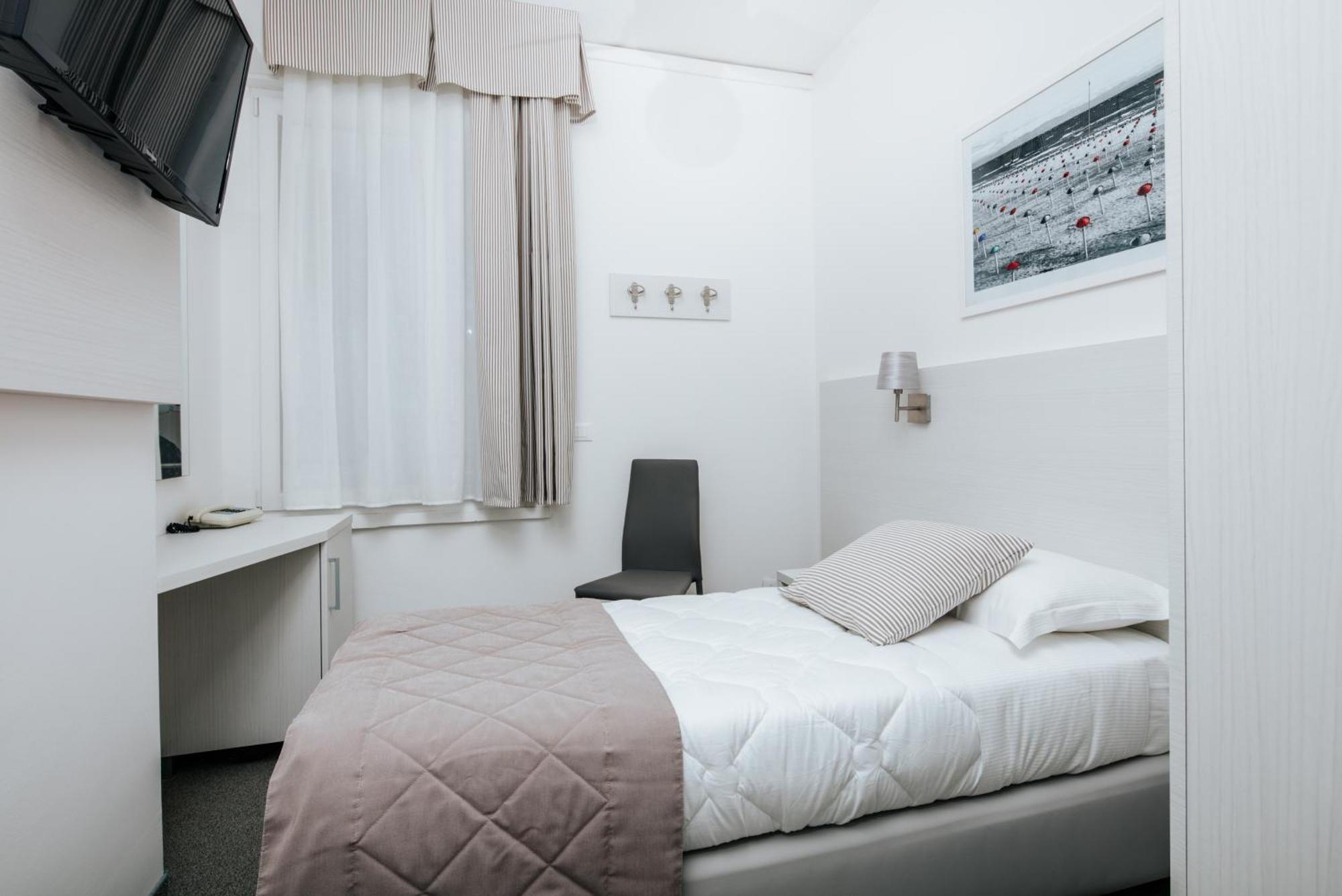 Luna Hotel